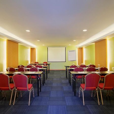 Ibis Budget Semarang Tendean Eksteriør billede