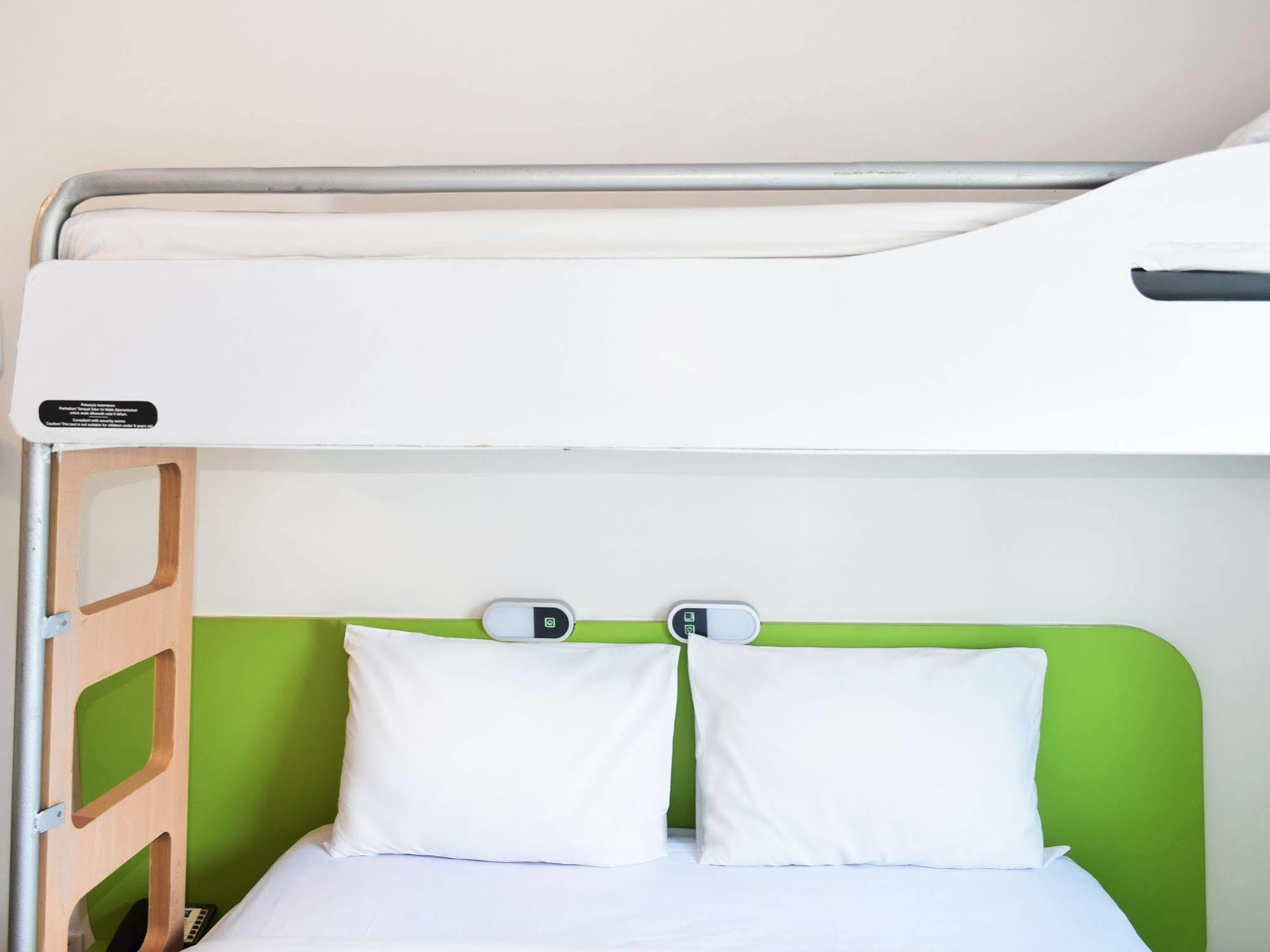 Ibis Budget Semarang Tendean Eksteriør billede