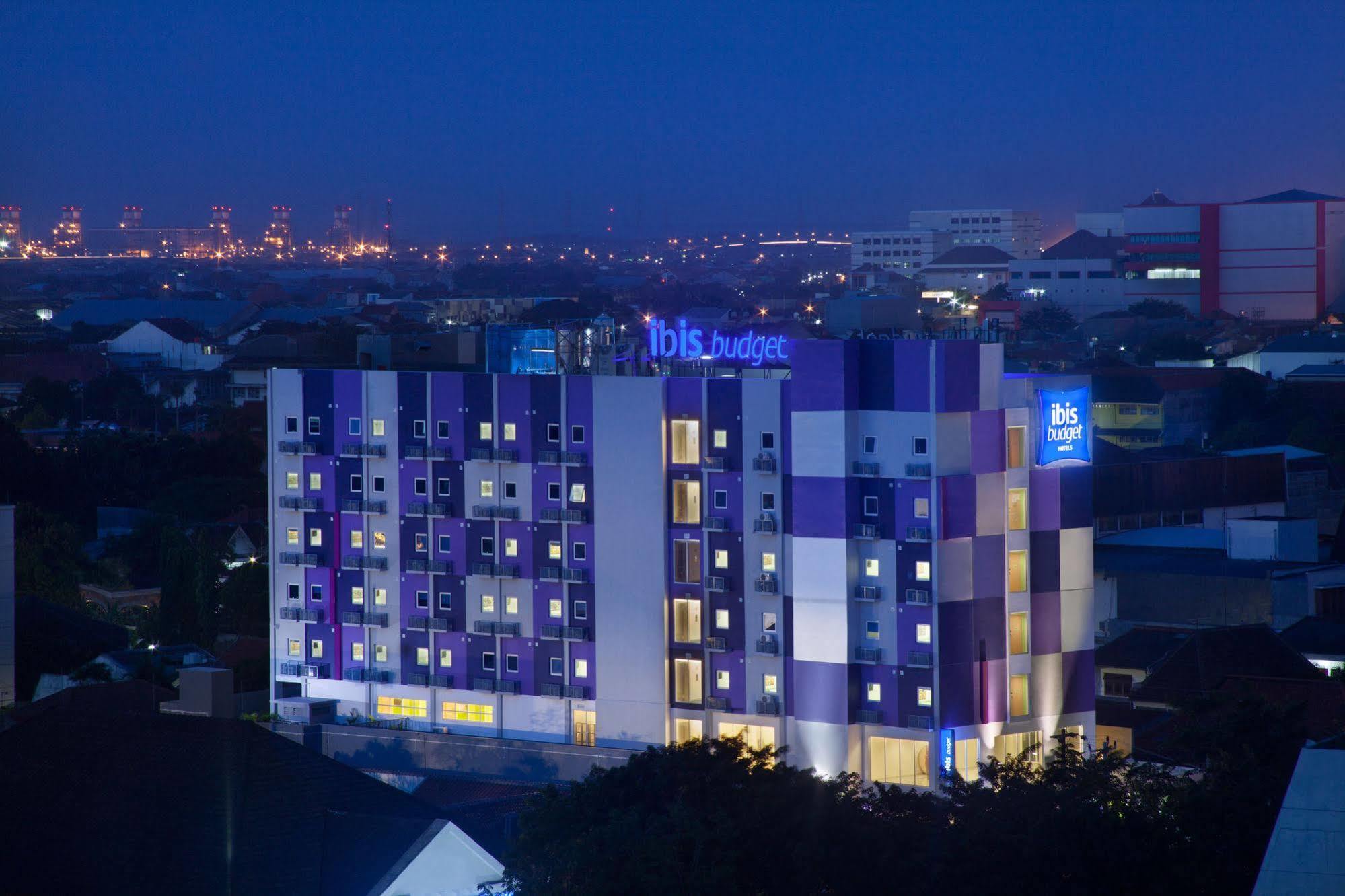 Ibis Budget Semarang Tendean Eksteriør billede